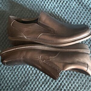 Men’s size 14 Hush Puppies loafers black like new